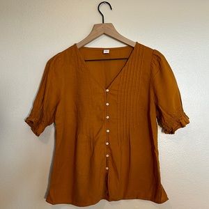 Old Navy Buttoned Top with Ruffle Sleeve. Small.